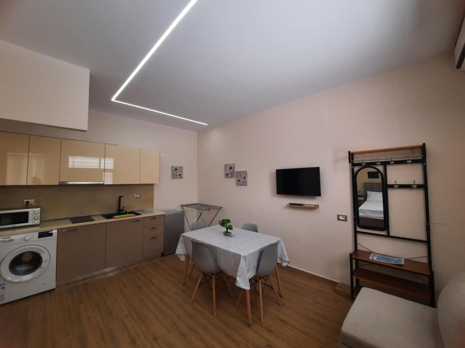 Apartment Seaside Comfy Vlorë